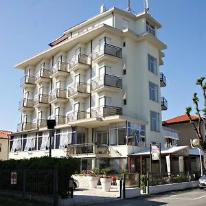 https://hotel-goldene-rose.riccione-hotels.org