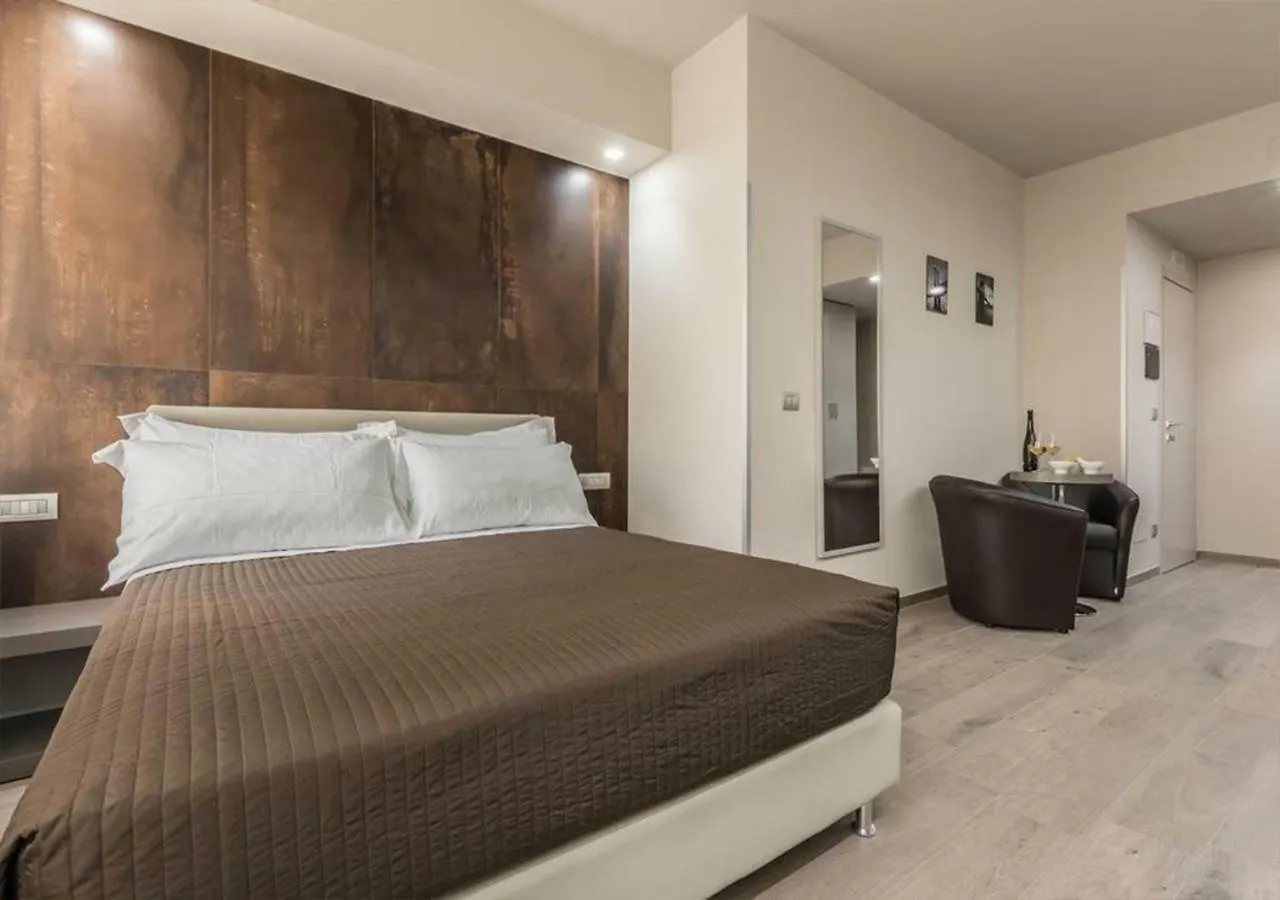 Astoria Deluxe Rooms 博洛尼亚 2*,  意大利